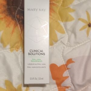 Mary Kay Clinical Solutions Resurfacer - White and Green
